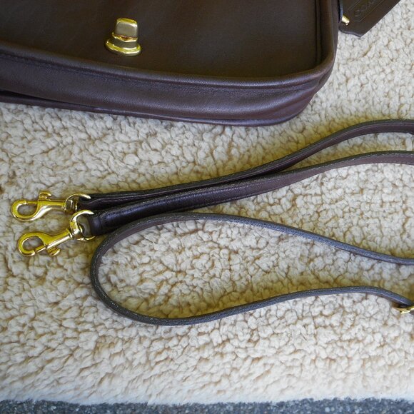 SOLD***Vintage Coach EUC Pocket Purse 9755, in Mahogany - Picture 10 of 10